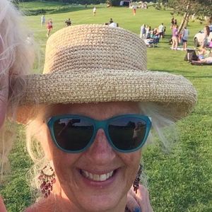 Meet your Posher, Lynn